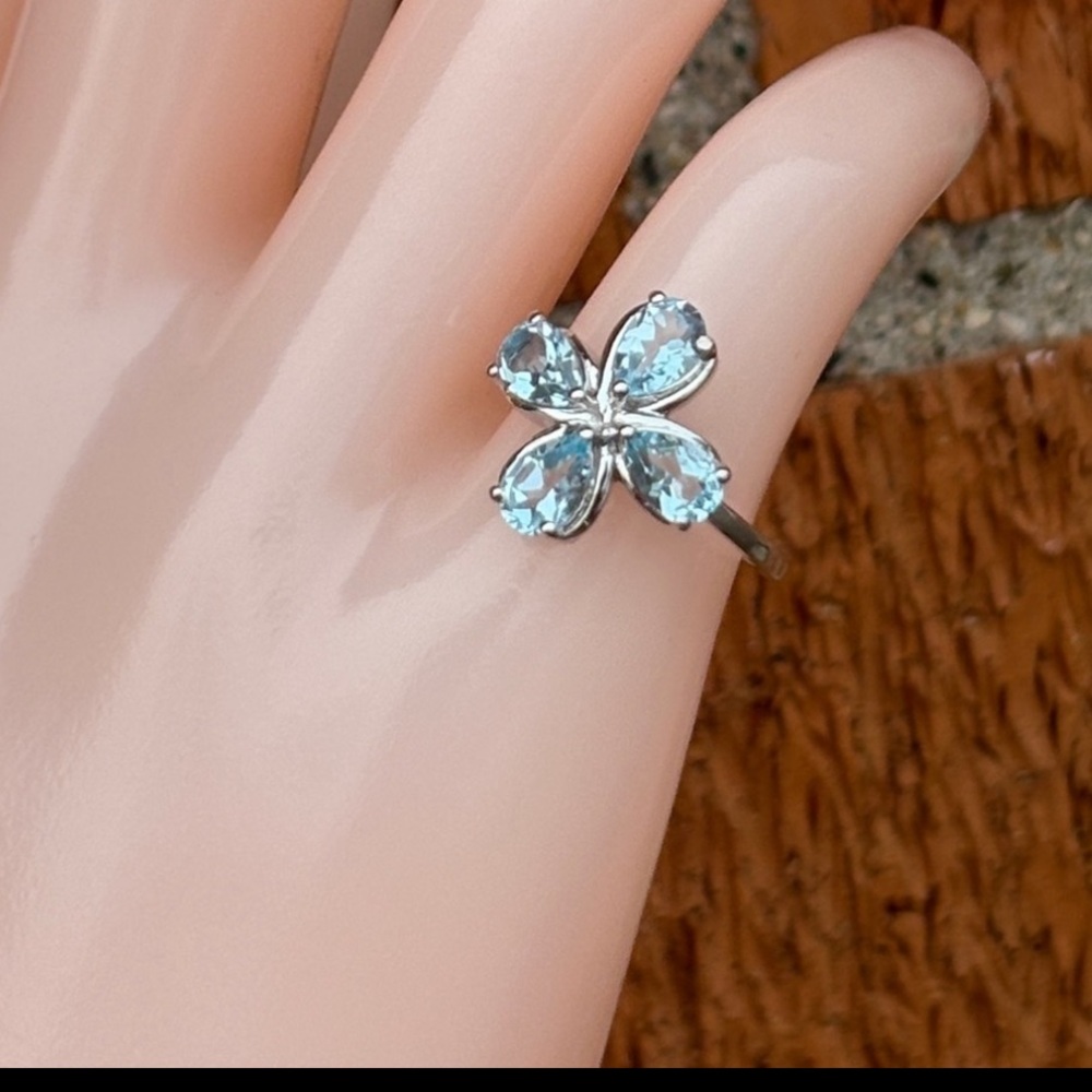 Natural 3.20 carat Genuine Swiss Blue Topaz Pear Cut 4-leaf clover ring Size 6 - Picture 9 of 15
